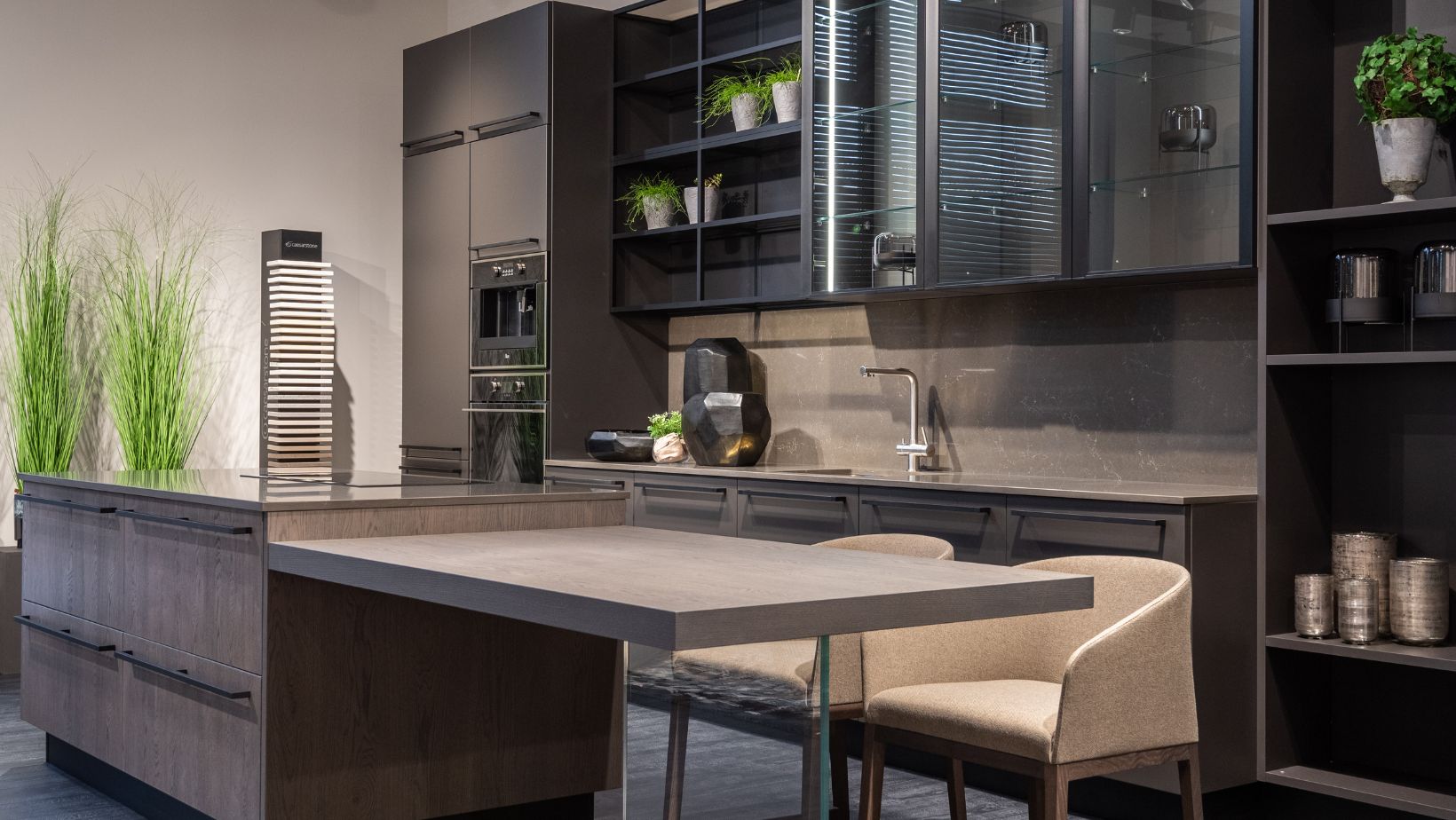 What Color Goes With Grey Kitchen Units